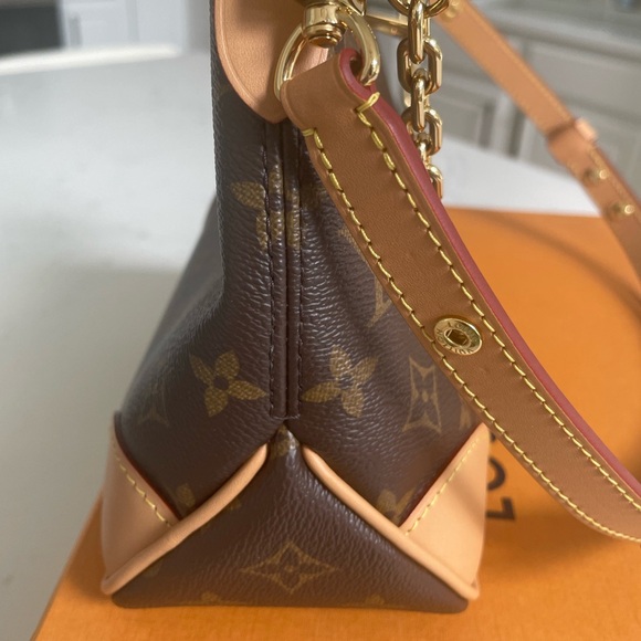 Authentic Louis Vuitton Boulogne PM Handbag - Picture 9 of 12